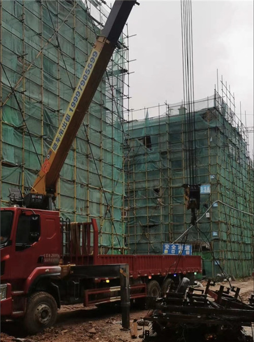 河池市“慢工细活”—— 吊车的 “微动控制” 技术